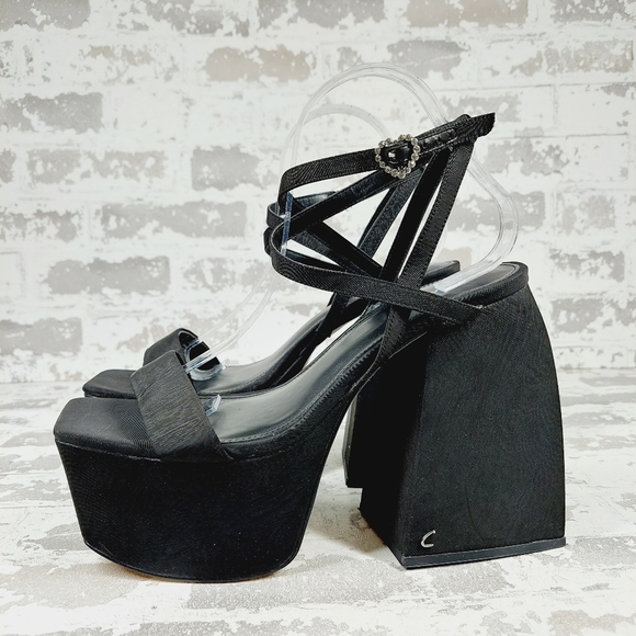 New Circus NY Women's Mari Platform Sandal A28